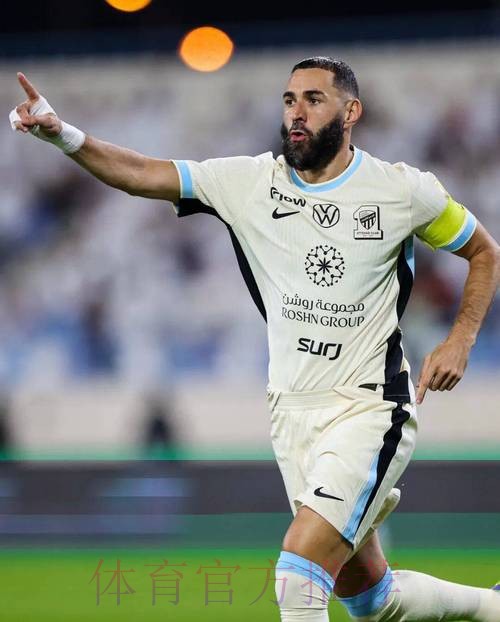 科贝记者：本泽马将无缘对阵黄潜的西甲联赛